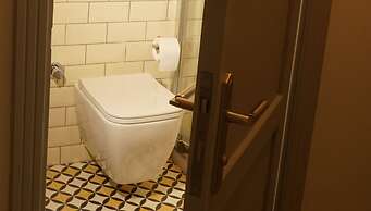 Tilas House No8 - Hostel