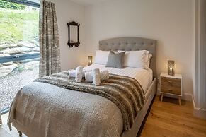 6 Loch View With Loch Views