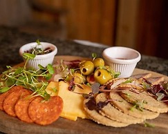 6 Loch View With Loch Views