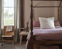 The Eddie Hotel and Farm