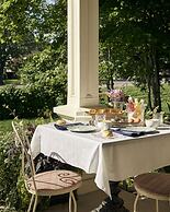 The Eddie Hotel and Farm