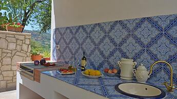 Villa Il Basto 8 in Cefal