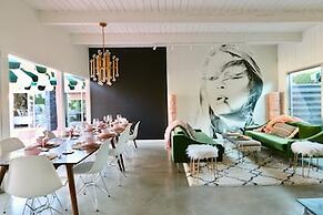 The Marley by AvantStay – Mid-Century Modern Retreat with Pool & Mount