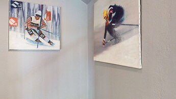 Snowcreek I 28, Light and Bright Corner Condo with Mountain Views and 