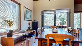 Snowcreek I 28, Light and Bright Corner Condo with Mountain Views and 