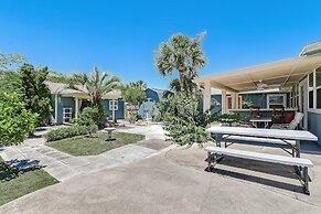 Dog Friendly Old Fernandina Style Home with Extra Studio Room by RedAw