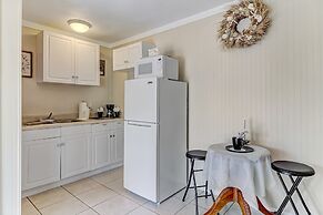 Dog Friendly Old Fernandina Style Home with Extra Studio Room by RedAw