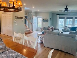 No Egrets 3 Bedroom Condo by RedAwning