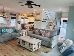 No Egrets 3 Bedroom Condo by RedAwning