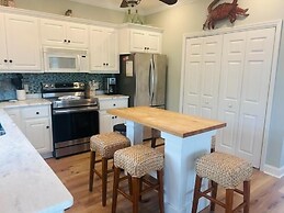No Egrets 3 Bedroom Condo by RedAwning