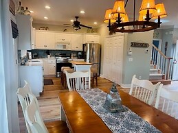 No Egrets 3 Bedroom Condo by RedAwning