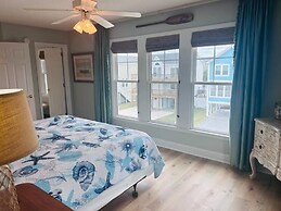No Egrets 3 Bedroom Condo by RedAwning
