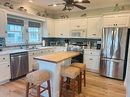 No Egrets 3 Bedroom Condo by RedAwning