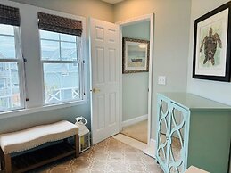 No Egrets 3 Bedroom Condo by RedAwning