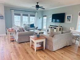 No Egrets 3 Bedroom Condo by RedAwning