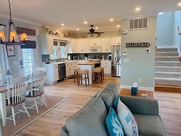 No Egrets 3 Bedroom Condo by RedAwning