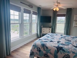 No Egrets 3 Bedroom Condo by RedAwning