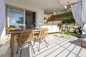 Vera's White Pearl Apartment