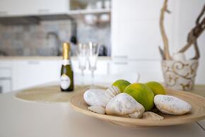 Vera's White Pearl Apartment