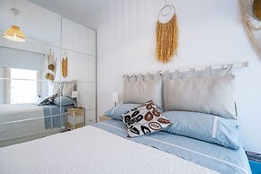 Vera's White Pearl Apartment