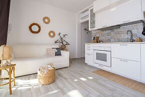 Vera's White Pearl Apartment