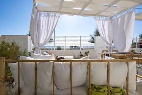 Vera's White Pearl Apartment