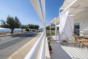 Vera's White Pearl Apartment