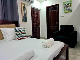 Spacious, Quiet & Cozy- Close to Highway-parking