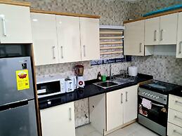 Comfy & Cozy Hideout ~ Close to Highway ~parking