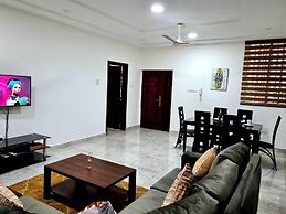 Gorgeous, Quiet & Comfy-close to Highway-parking