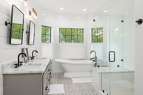 50 Acre Countryside Haven With Hiking Trails, Fossils, Pickleball Cour