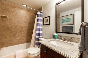 All Seasons Condo Short Walk to Vail Village and Gondola One by RedAwn