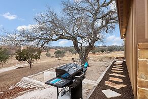 Winnie's Place 2 Bedroom Home by RedAwning