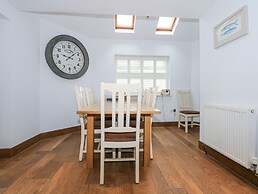 Min Y Mor - Morfa Nefyn