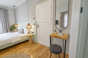 Min Ayvalık (Adults Only +12)