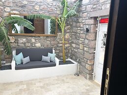 Min Ayvalık (Adults Only +12)