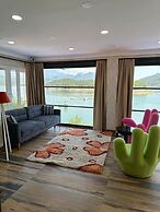 Dolphin Boutique Hotel & Restaurant