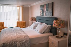 Dolphin Boutique Hotel & Restaurant