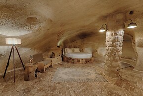 Solem Cave Suites
