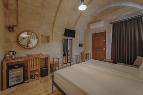 Solem Cave Suites