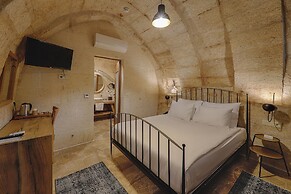 Solem Cave Suites