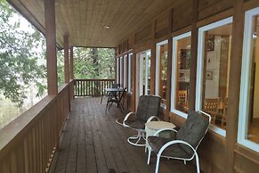 The Cabin at Moon Dance