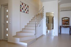 Private Villa With Amazing View and Shared Pool