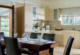 Private Villa With Amazing View and Shared Pool