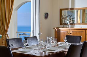 Private Villa With Amazing View and Shared Pool