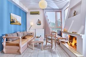 Bright Luxuriously Simple Apartment With Shared Pool