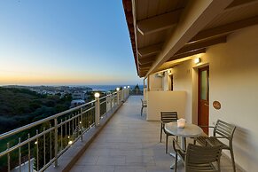 Charming Retro Studio With Shared Pool and View