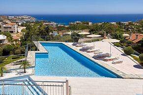 Stylish Pool Side Apartment With Stunning sea View