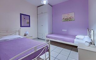 Stylish Pool Side Apartment With Stunning sea View