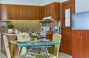 Stylish Pool Side Apartment With Stunning sea View